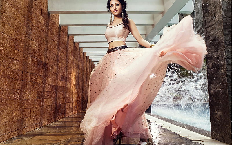 Neha shetty, bollywood, actriz india, vestido de noche rosa, mujer hermosa,  vestido indio, Fondo de pantalla HD | Peakpx