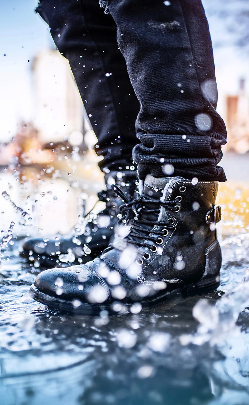 feet, shoes, spray, puddle, water, HD phone wallpaper