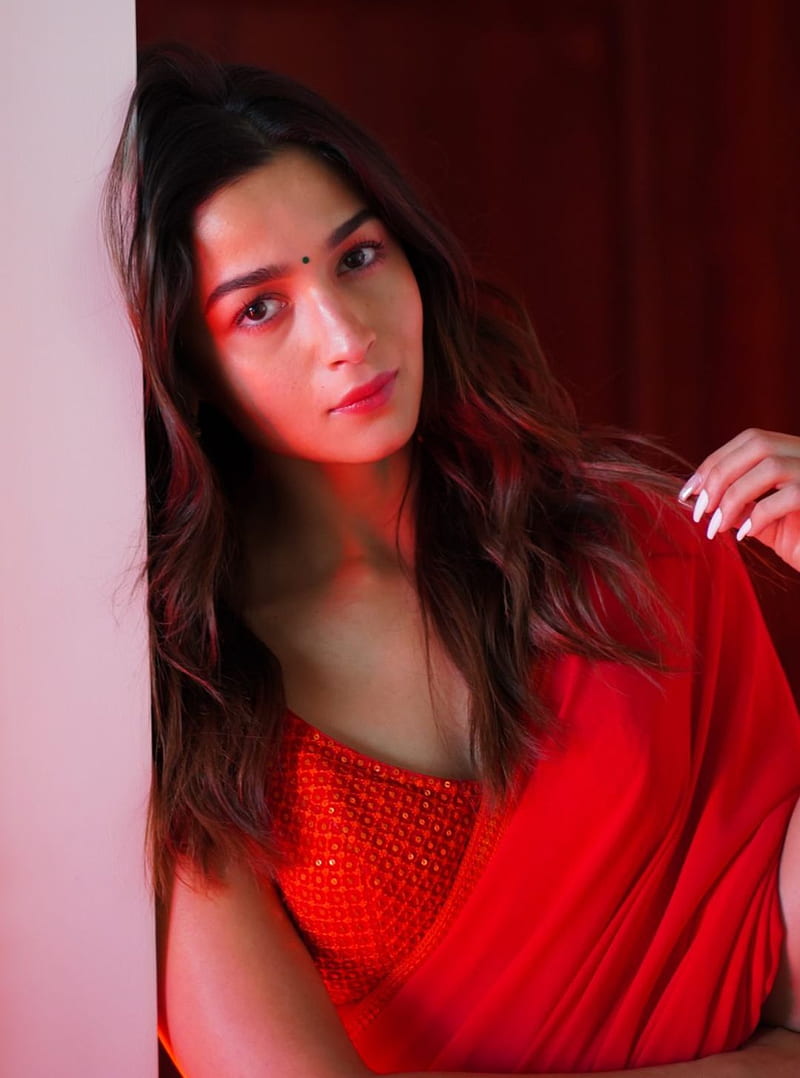 Alia Bhatt in Red, HD phone wallpaper