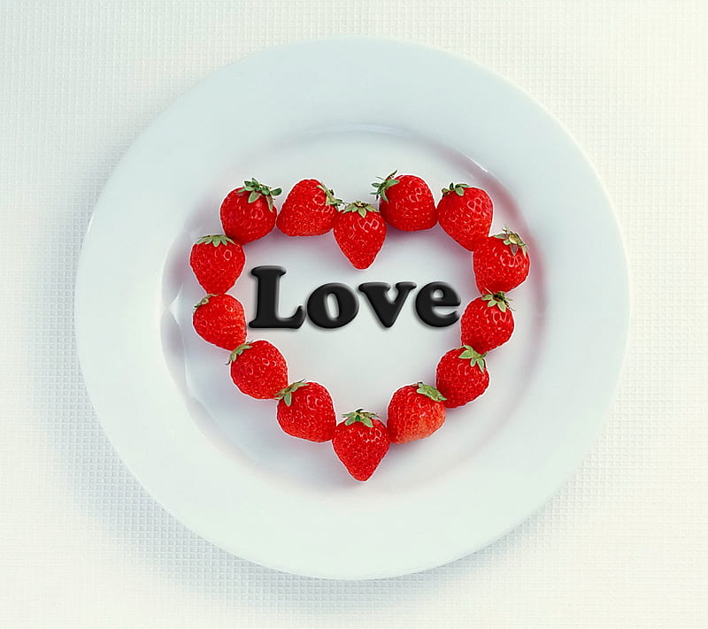 Sweet Love, heart, love, plate, romantic, strawberry, HD wallpaper