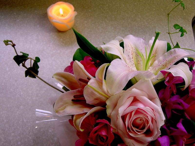 BRIDE's BOUQUET, table, candle, bride, flowers, boquet, wedding, HD wallpaper