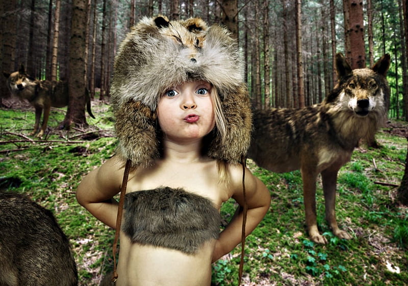 Hoow, forest, autumn, fetita, halloween, animal, hat, tree, girl, green, copil, child, funny, wolf, fur, HD wallpaper