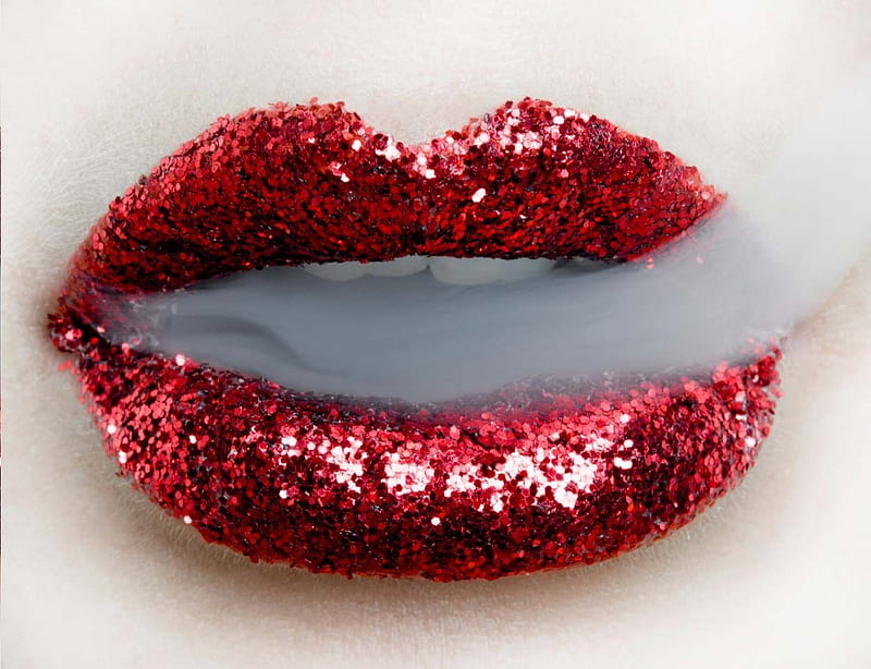 diamond lips with smoke