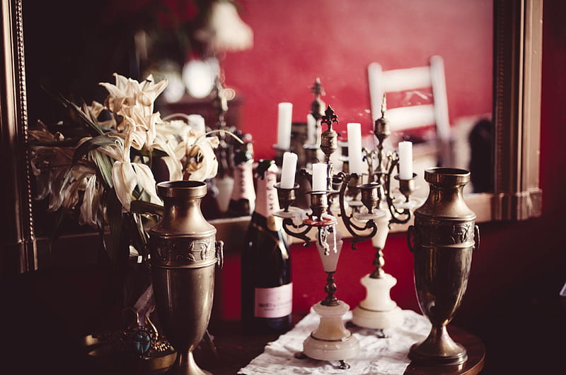 Lupanar, red, graph, bottle, vase, wall, candles, graphy, dark, champaign, flowers, mirror, chair, HD wallpaper