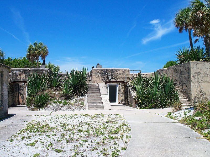 ~Battery Charles Mellon~Egmont Key~Florida~Fort Dade~, guerra, grass, sky, clouds, palm trees, florida, structure, sand, foilage, nature, concrete, artillery, island, history, fort, navy, HD wallpaper