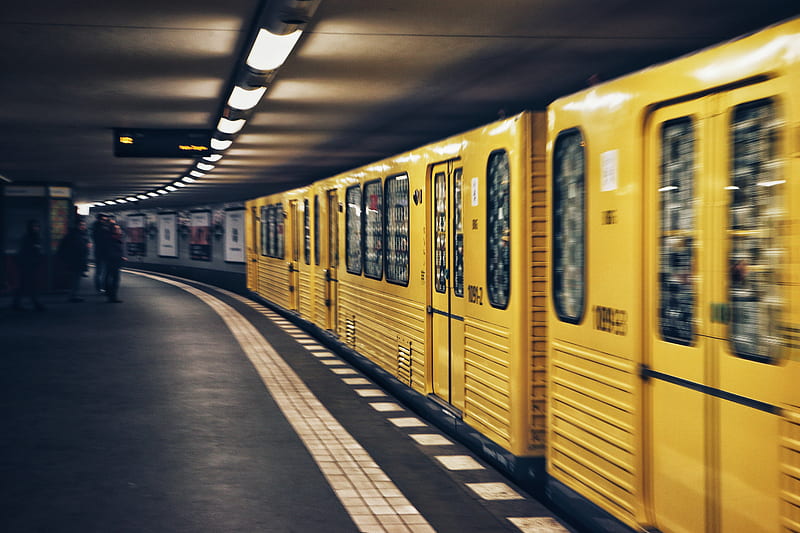 focus of yellow train, HD wallpaper