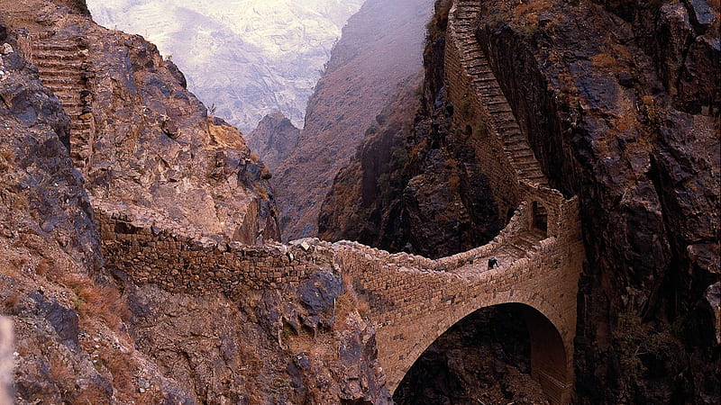 shahara bridge over chasm in yemen, bridge, steps, chasm, mountains, HD wallpaper