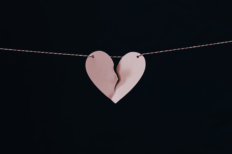 broken heart hanging on wire, HD wallpaper