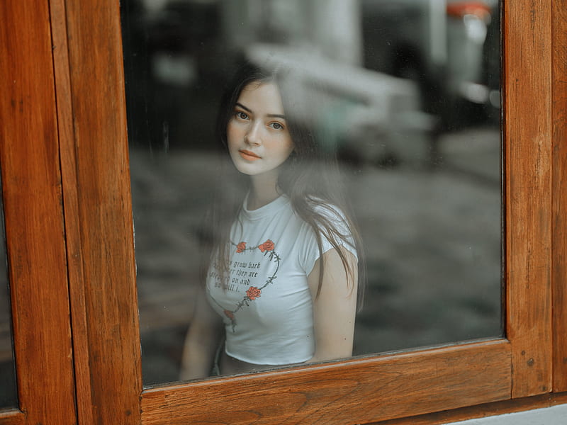 Beautiful Girl Looking Through Window, girls, model, HD wallpaper