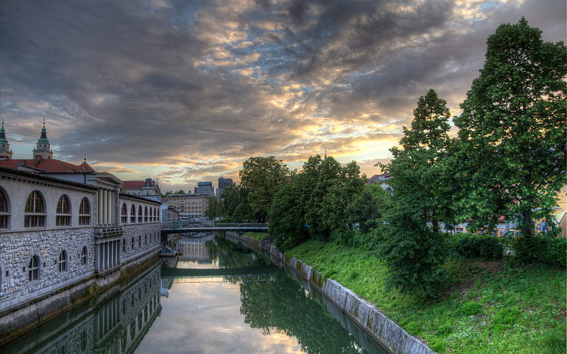 Ljublana after a Storm, architecture, office, canal, buildings, houses, church, trees, clouds, storm, bridge, HD wallpaper