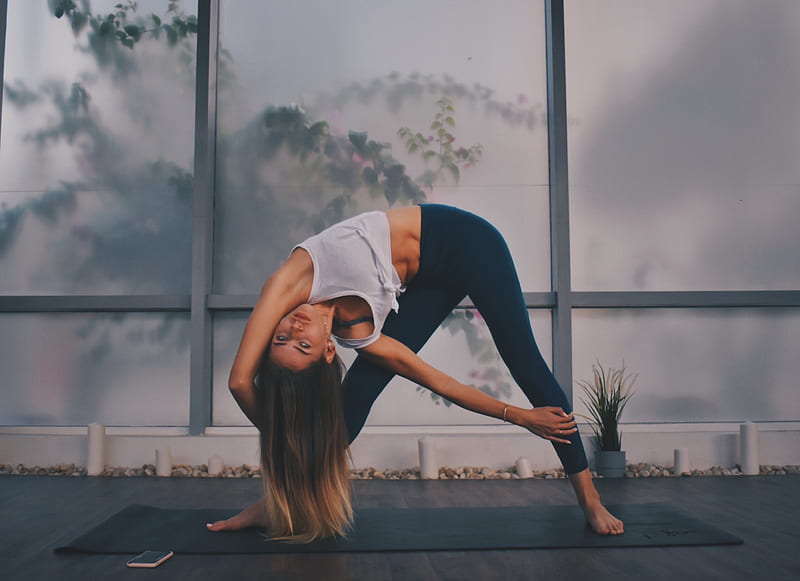 woman wearing black leggings doing yoga, HD wallpaper