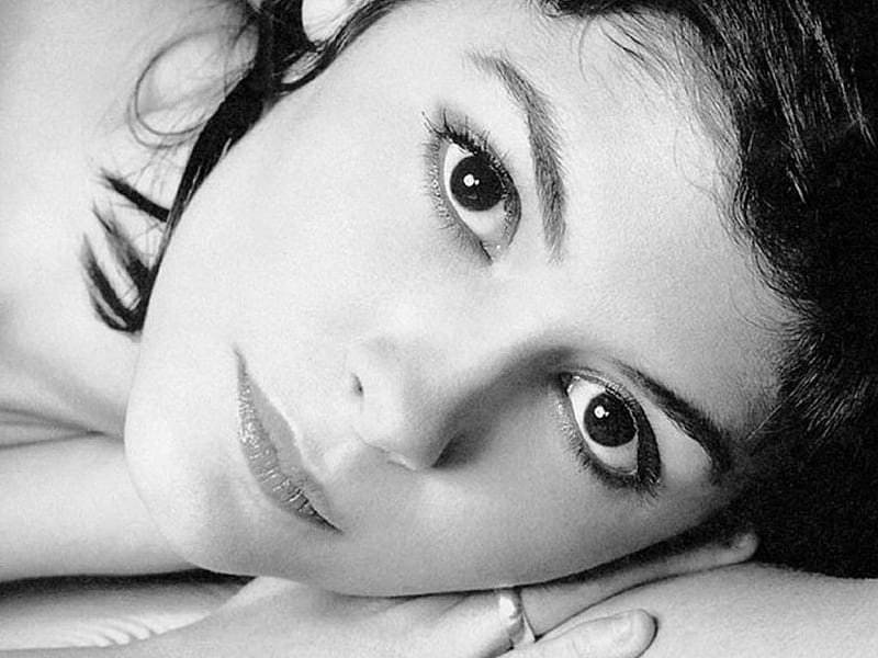 audrey tautou, amazing eyes, french, closeup, black and white, bonito, brunette, actress, face, portrait, HD wallpaper