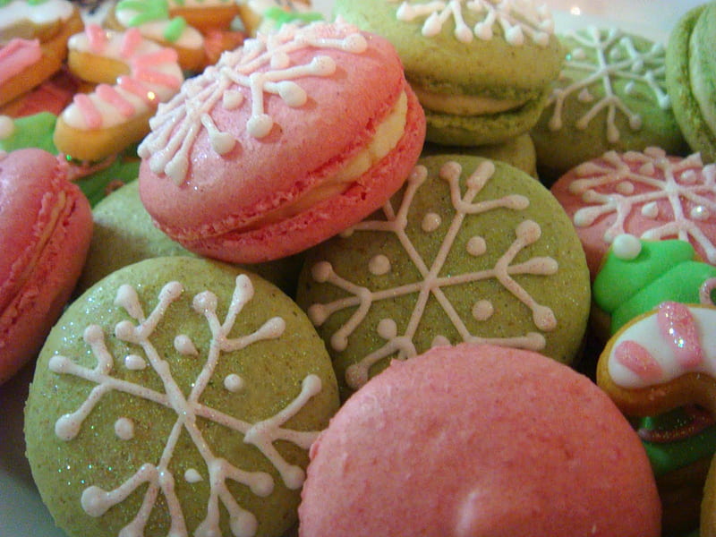 Christmas Macarons, delicious, sweets, christmas, food, dessert, snowflake, nice, green, pink, HD wallpaper