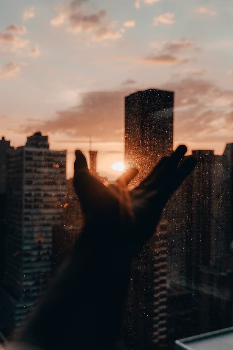 hand, rays, sun, city, sunset, HD phone wallpaper
