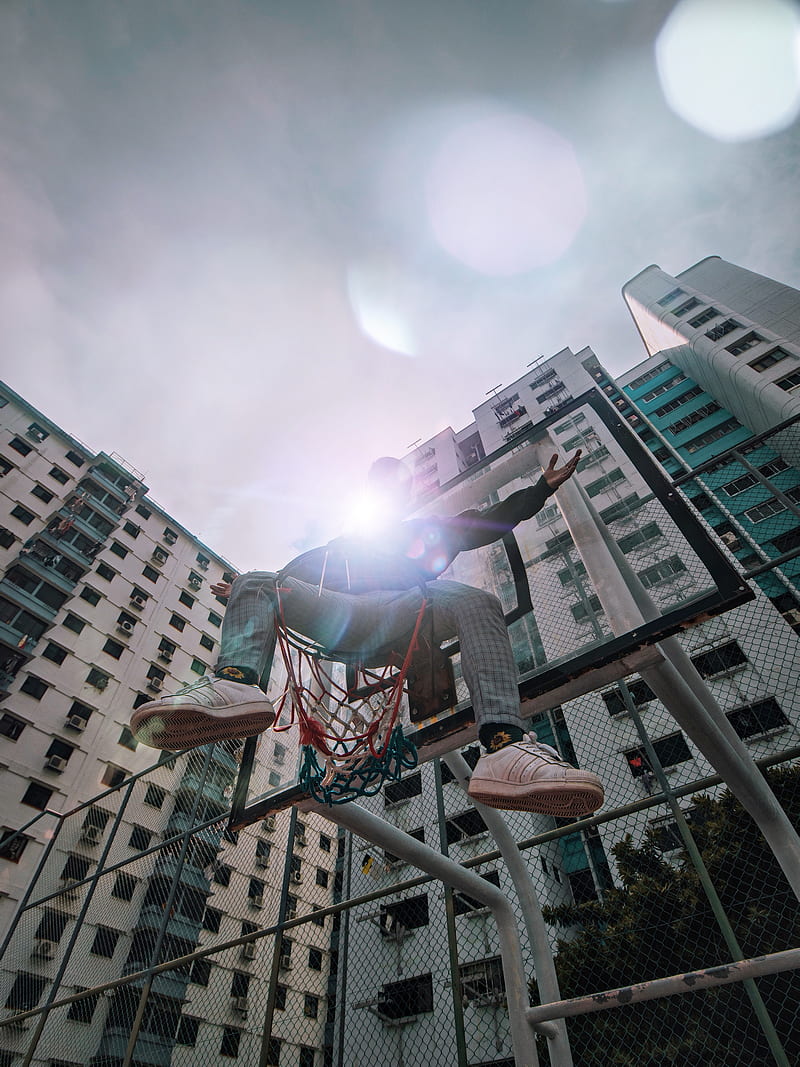 man, basketball hoop, sunlight, buildings, flare, HD phone wallpaper