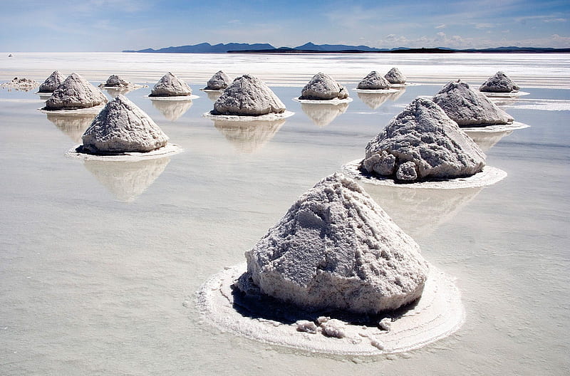 Piles of Salt - Salar de Uyuni, Bolivia, galuzzi, prehistoric lake, uyuni bolivia, luca galuzzi, salt, salt mounds, bolivia, piles of salt, HD wallpaper