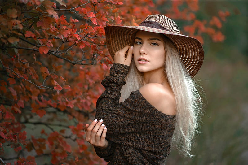 Chica de otoño, modelo, vaquera, sombrero, hojas, otoño, rubia, Fondo de  pantalla HD | Peakpx