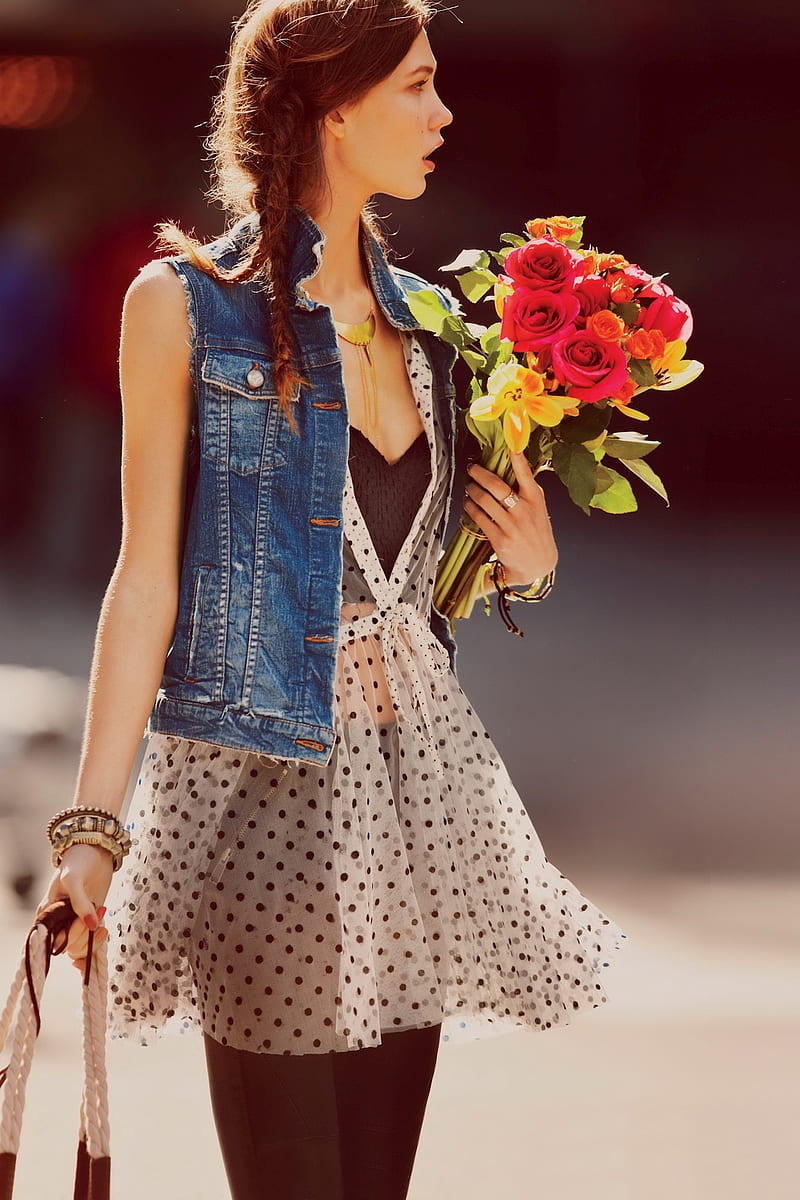 Karlie Kloss, women, blue eyes, standing, model, street, vest, flowers, profile, HD phone wallpaper