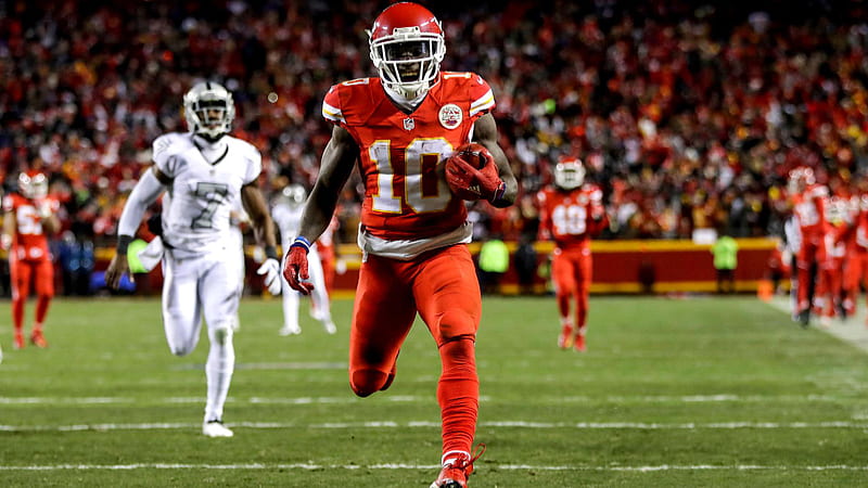 Tyreek Hill Is Running On Ground With Football In Blur Audience Background Wearing Red Sports Dress And Helmet Tyreek Hill, HD wallpaper