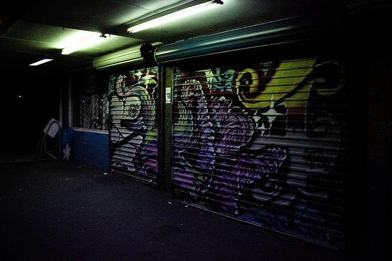 dimmed lighted alley with graffitis, HD wallpaper