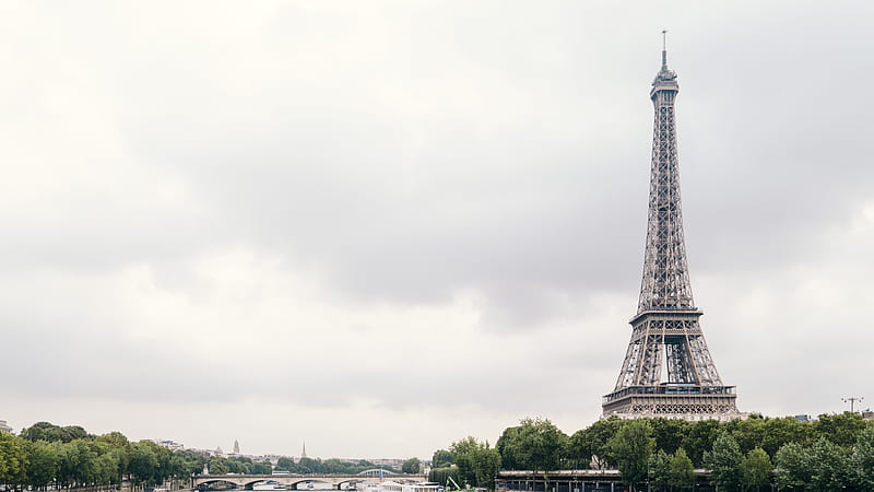 Eiffel Tower Paris On Side With Background Of Gray Clouds Travel, HD wallpaper
