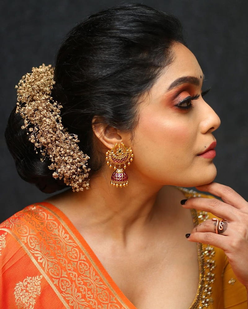 Abhirami Venkatachalam, head, Yellow Flower, eyebrow, Yellow Colour, Tamil Actress, Actress, Traditional, HD phone wallpaper