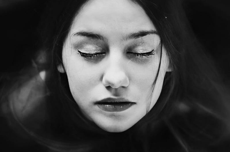 The Far From Home, feel, black and white, bonito, face, portrait, eyes, woman, think, HD wallpaper