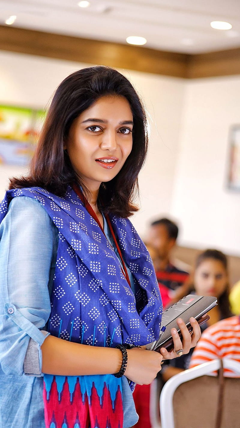 Swati Reddy , multilingual actress, college girls, HD phone wallpaper