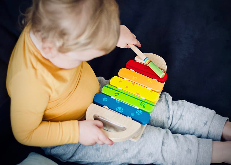 toddler playing wooden xylophone toy, HD wallpaper