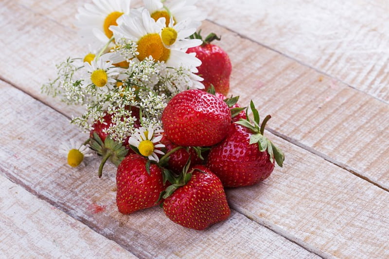 Strawberry, berries, fresh, flowers, wood, HD wallpaper