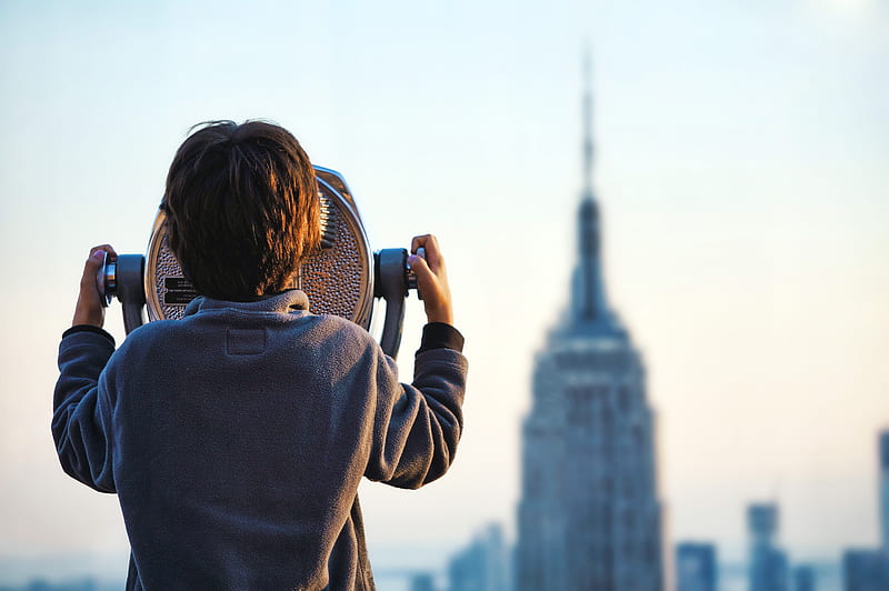 child looking at Empire State building through tower viewer, HD wallpaper