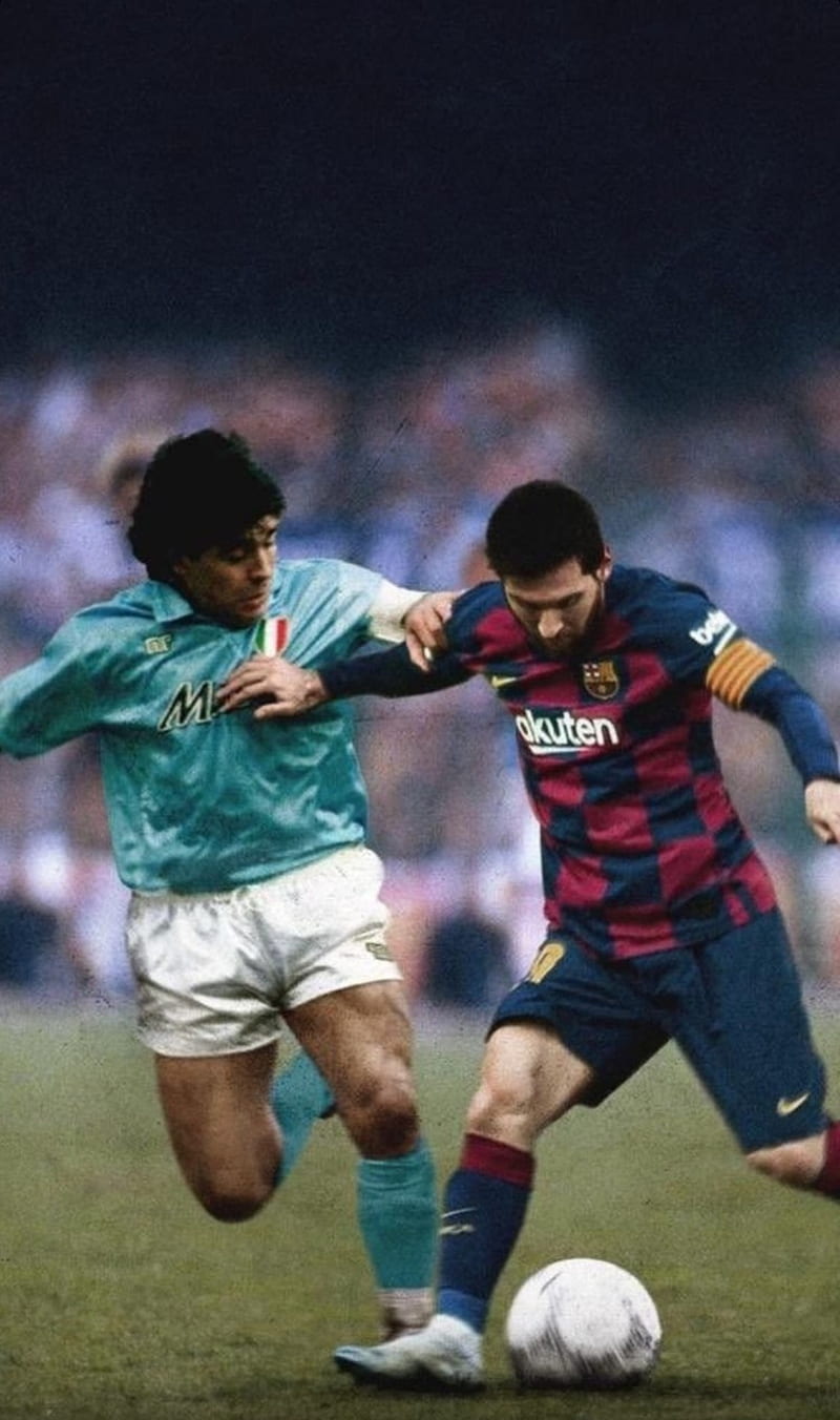 Các fan hâm mộ bóng đá đang chờ đợi bộ hình nền Messi-Maradona sẽ khiến bạn cảm thấy như đang xem hai huyền thoại của bóng đá trên màn hình điện thoại của mình. Được thiết kế với chất lượng cao, hình ảnh này rất sáng tạo và đầy cảm hứng. Hãy tải xuống hình nền này để không bỏ lỡ cơ hội được chiêm ngưỡng sự kết hợp tuyệt vời giữa hai siêu sao.