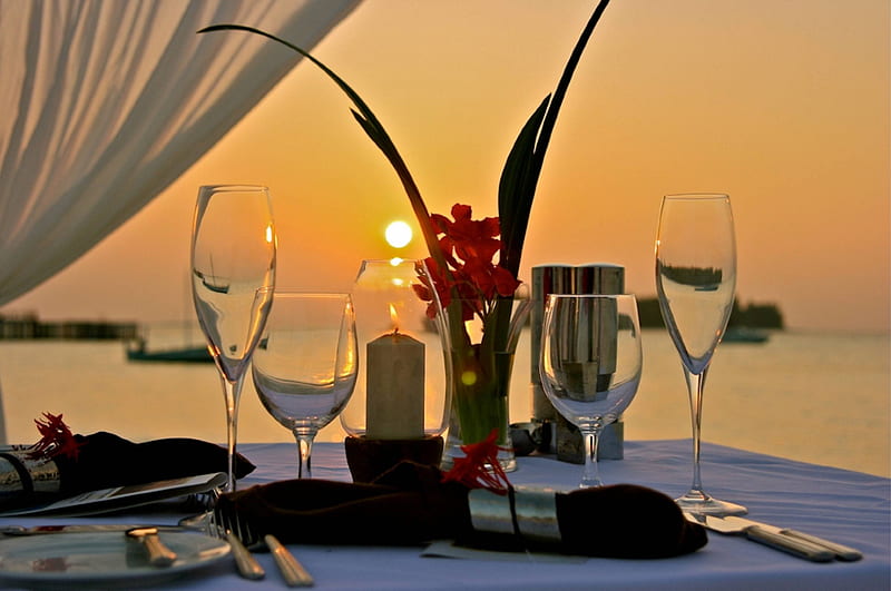 Dinner on the Beach at Sunset, polynesia, dinner, dusk, sunset, twilight, sea, beach, sand, dining, exotic, romantic, romance, ocean, wine, table for two, paradise, tropical, HD wallpaper