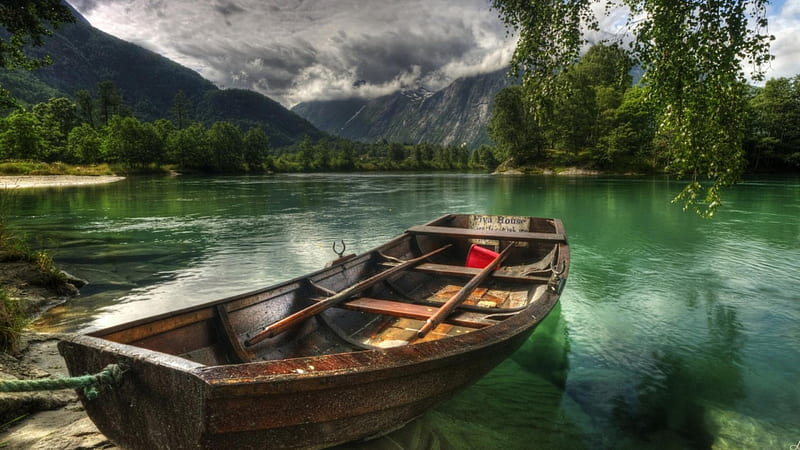 lonely rowboat on a lake r, rowboat, mountains, r, clouds, lake, HD wallpaper