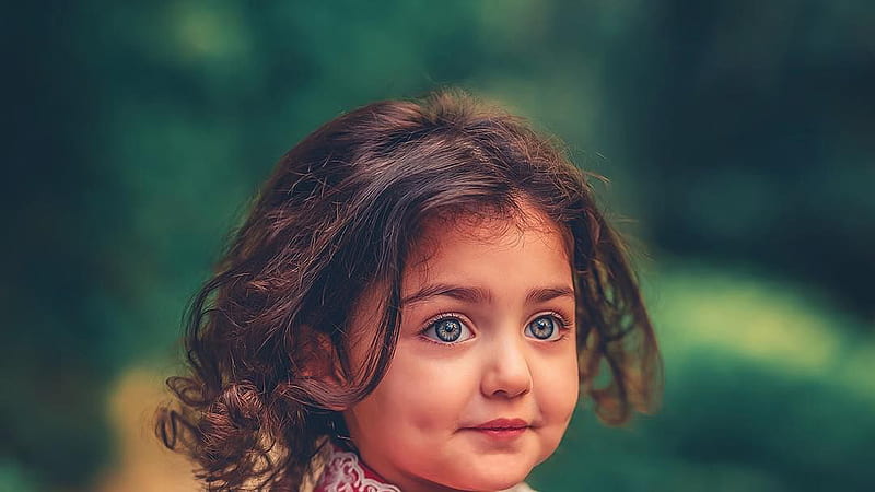 Short Hair Cute Grey Eyes Little Girl In Blur Background Cute, HD wallpaper