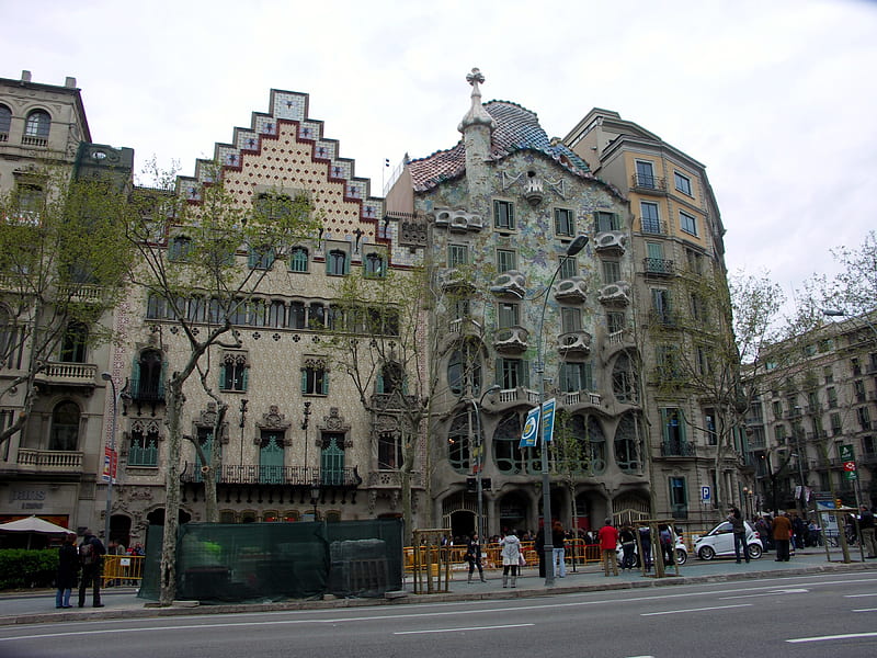 Building of Gaudi, Barcelona, building, architecture, barcelona, gaudi, art, lovely, HD wallpaper