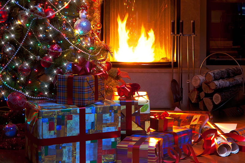 Cozy Christmas, tree, decoration, chimney, lights, gifts, HD wallpaper