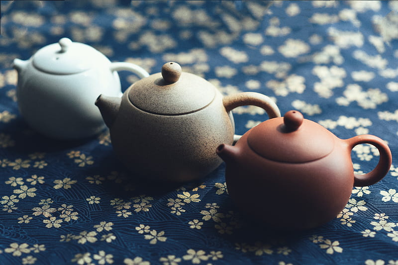 three assorted-color teapots, HD wallpaper
