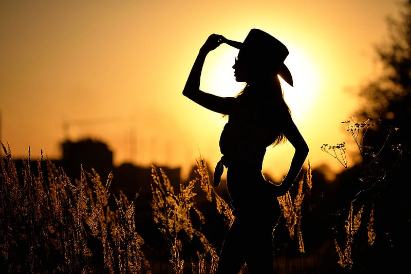 Cowgirl silhouette, cowgirl, black, yellow, woman, silhouette, hat, vara, girl, summer, sunrise, mariya, field, HD wallpaper