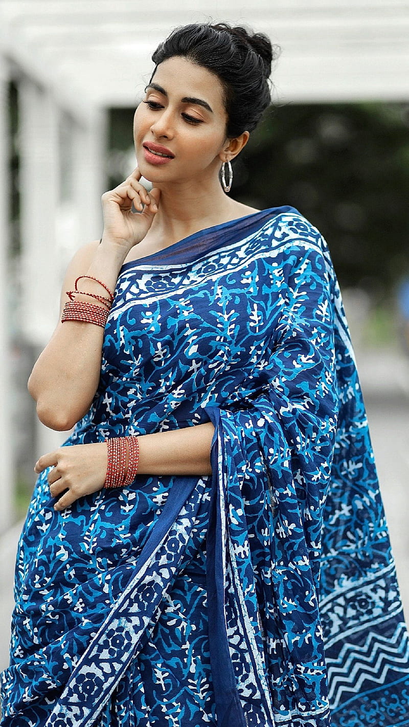 Gayatri Iyer, gayatri iyer telugu actress, model, HD phone wallpaper ...