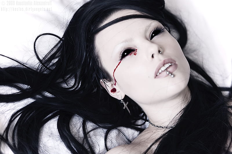 Willing Victim, fantasy, vampire, eyes, abstract, cross, artwork, blood, HD wallpaper