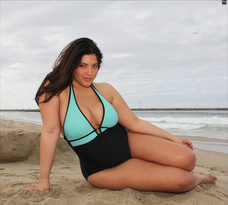 Denise Bidot, beach, plus size, model, curvy, swimwear, HD wallpaper