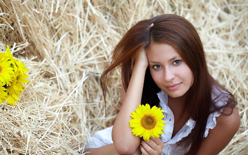 It is summer in my soul, yellow, bonito, young girl, bright, siempre, brilliant, fields, long hair, magnificent, light, sunflower, dry grass, warmth, flower, summer, precious, nature, HD wallpaper