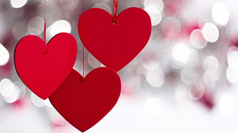 Three Red Hearts Hanging In White Bokeh Background Valentine, HD wallpaper