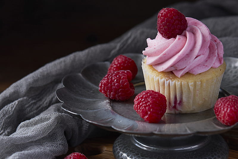 cupcake, cake, dessert, raspberry, HD wallpaper