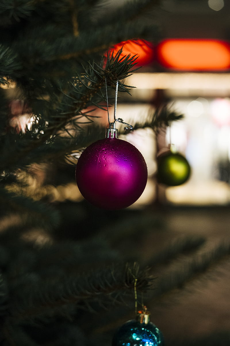 close-up selective focus shot of purple bauble hanging on Christmas tree, HD phone wallpaper