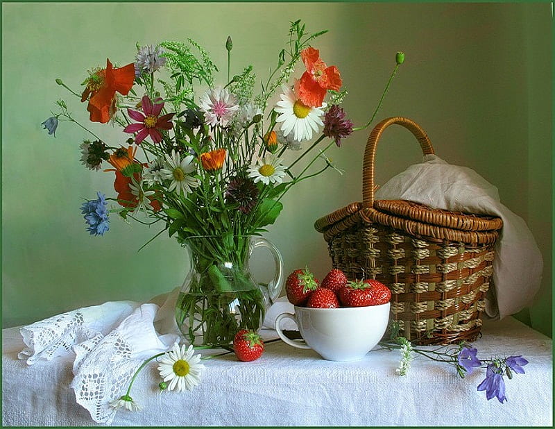 Summer's finest, poppy, vase, bonito, silk, tablecloth, white bowl, daisies, fruit, tablw, basket, wildflowers, summer, flowers, strawberries, bowl, HD wallpaper