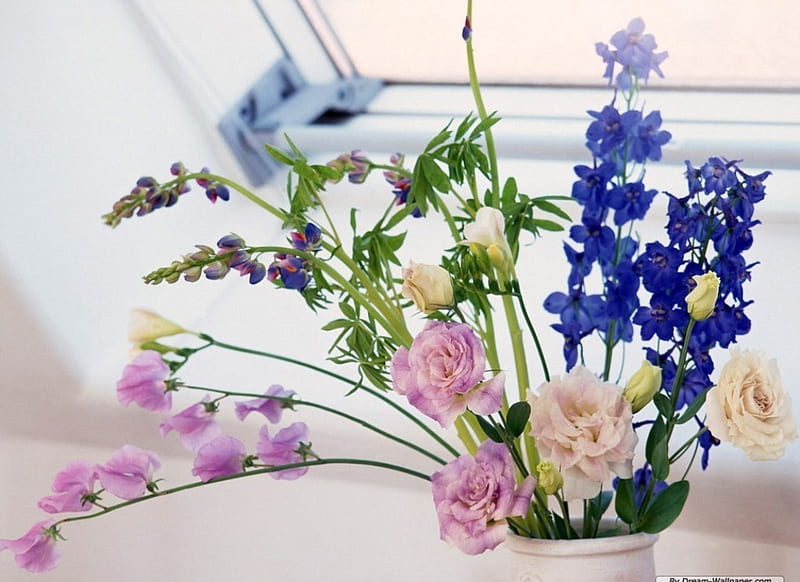 Simple Spray of Flowers, bloom, vase, buds, lavendar, leaves, green, flower, violet, colours, colour, blooms, display, pink, cream, blue, HD wallpaper