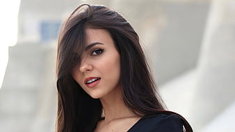 American Singer Victoria Justice Is Wearing Black Dress In White ...