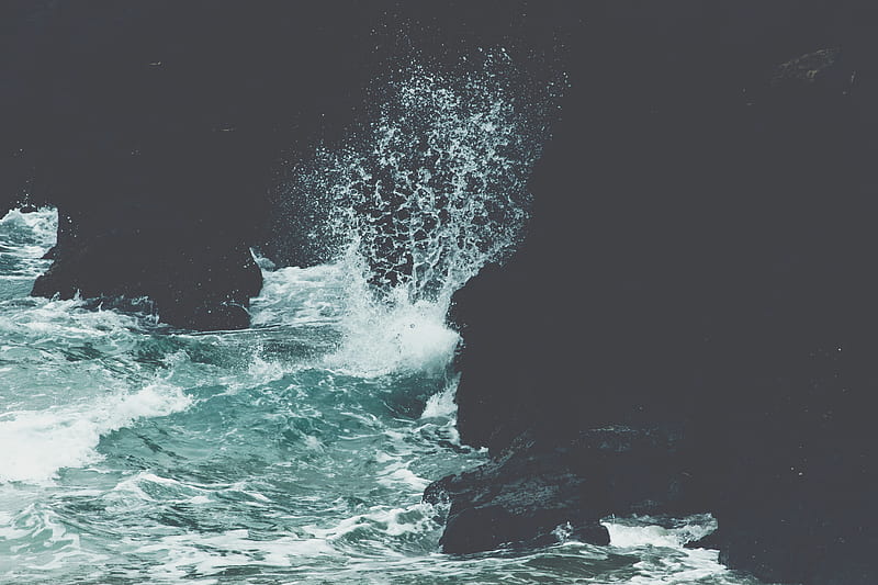 sea waves crashing on rocks, HD wallpaper